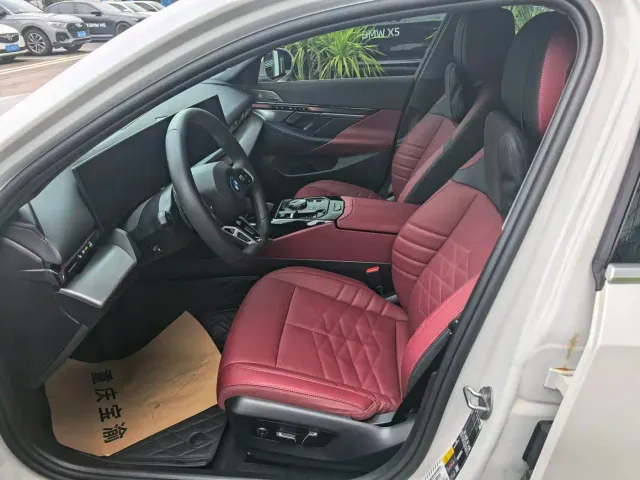 BMW BMW i5 2024 eDrive 35L Premium Model M Sport Package — Фото автомобиля 9