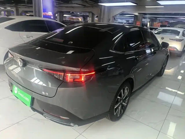 Changan Eado — Фото автомобиля 6