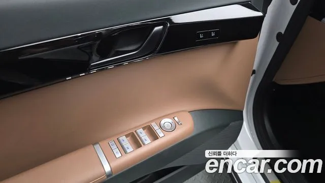 Hyundai Grandeur GN7 — Фото автомобиля 28