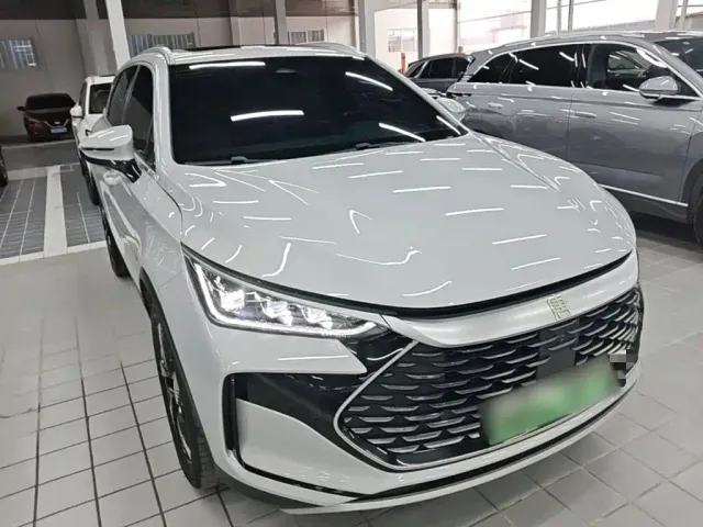 BYD Tang — Фото автомобиля 21