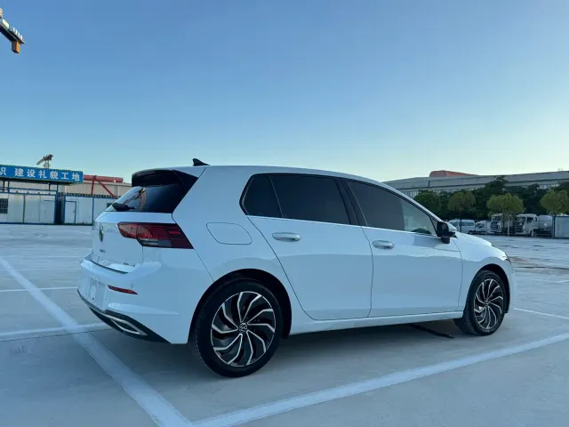 Volkswagen Golf — Фото автомобиля 5