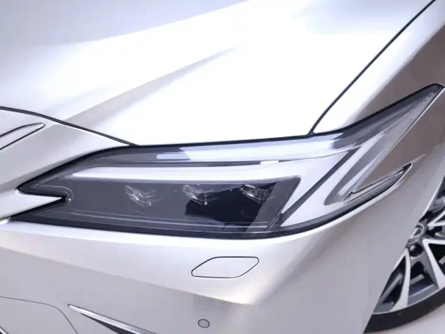 Lexus ES — Фото автомобиля 4