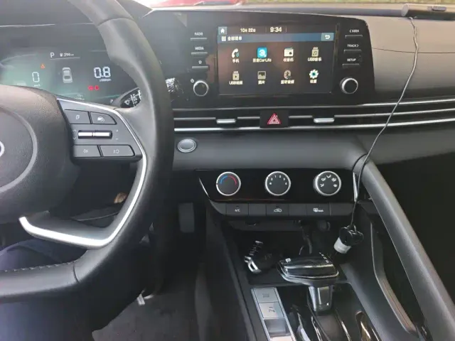 Hyundai Elantra — Фото автомобиля 9