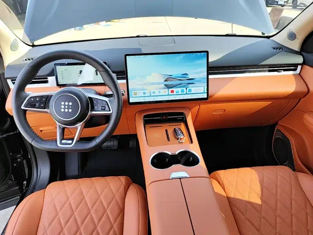 Landian E5 PLUS — Фото автомобиля 12