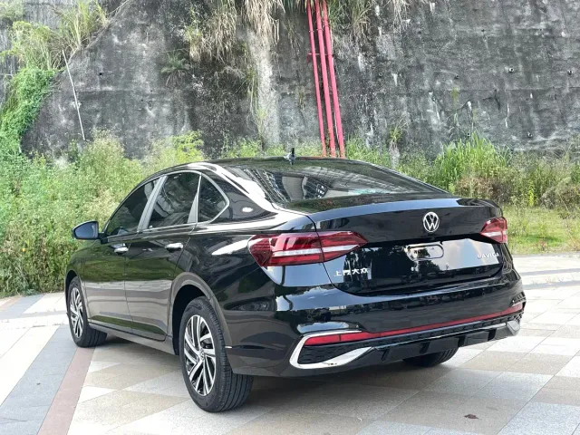 Volkswagen Lavida — Фото автомобиля 12