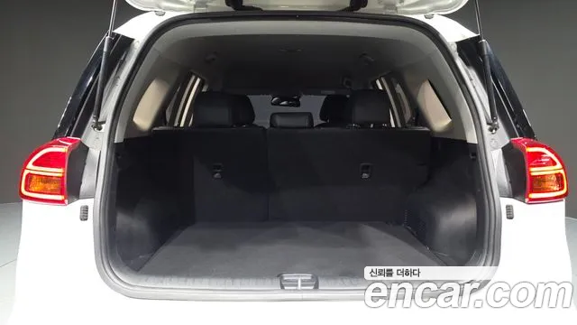 Kia Niro — Фото автомобиля 26