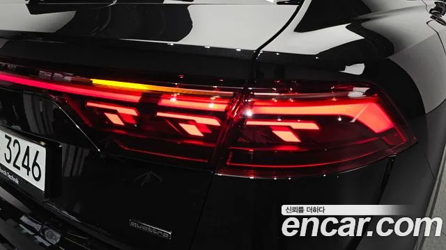 Audi Q8 55 TFSI quattro Premium — Фото автомобиля 20