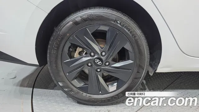 Hyundai AVANTE Avante (CN7) — Фото автомобиля 5