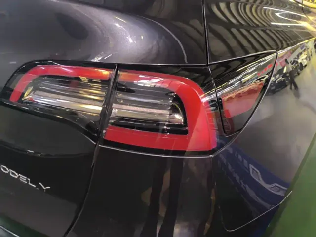 Tesla Model Y — Фото автомобиля 7