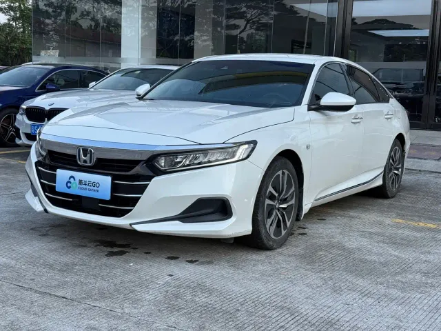 Honda Accord — Фото автомобиля 3