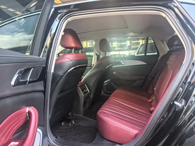Hongqi H5 — Фото автомобиля 5
