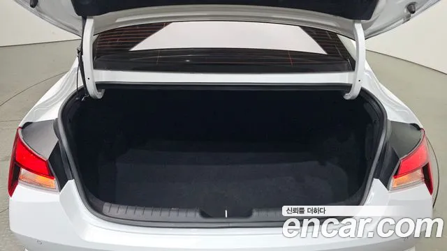 Hyundai AVANTE Avante (CN7) — Фото автомобиля 20