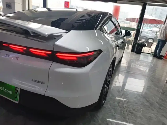 Arcfox Alpha S5 — Фото автомобиля 7