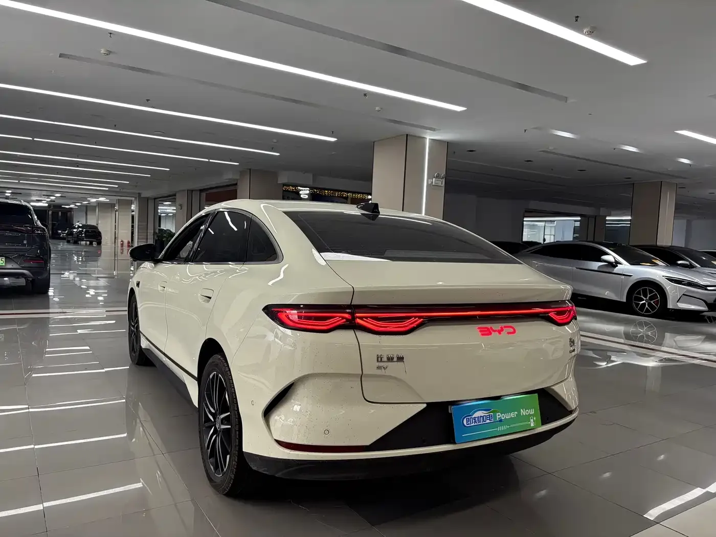 BYD Qin L 2025 EV 545KM Cloud Chariot Edition — Фото автомобиля 7