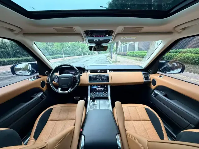 Land Rover Range Rover Sport — Фото автомобиля 9