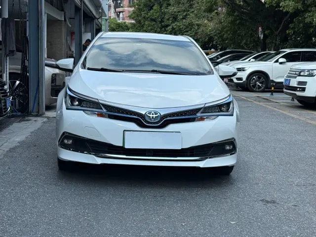 Toyota Corolla Twin Engine E+ — Фото автомобиля 2