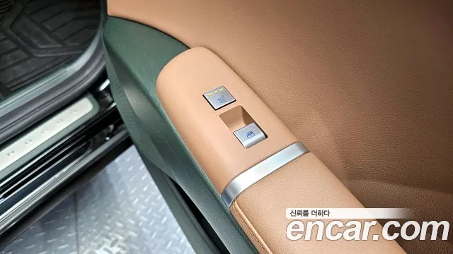 Hyundai Grandeur Grandeur (GN7) 2.5 Бензин 2WD — Фото автомобиля 19