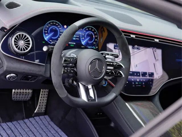 Mercedes-Benz EQE AMG — Фото автомобиля 15