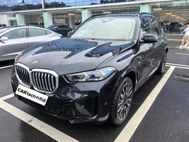 Фотография автомобиля — BMW X5