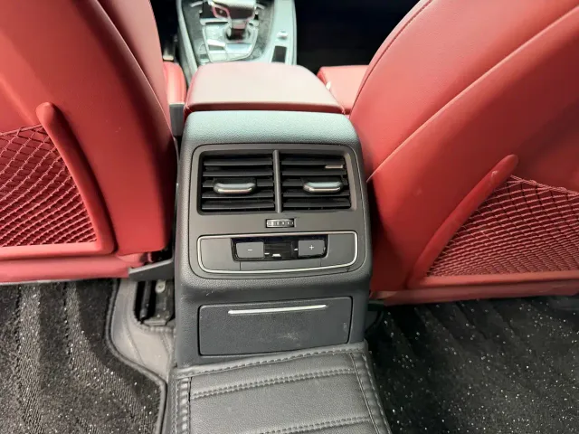 Audi A4L — Фото автомобиля 14