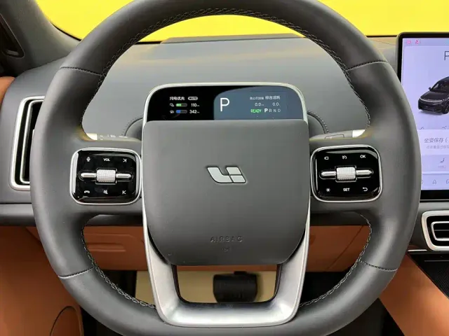 Li Auto L9 — Фото автомобиля 16