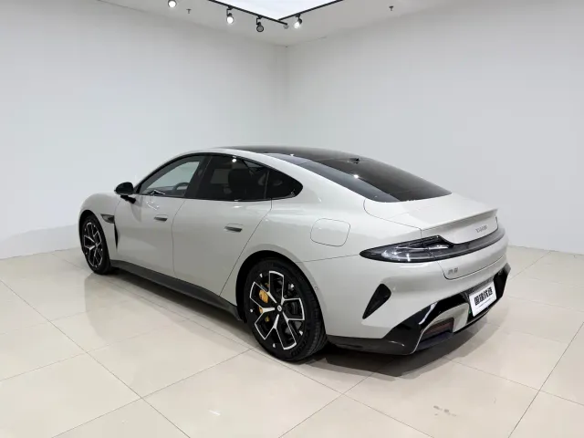 Xiaomi SU7 — Фото автомобиля 4