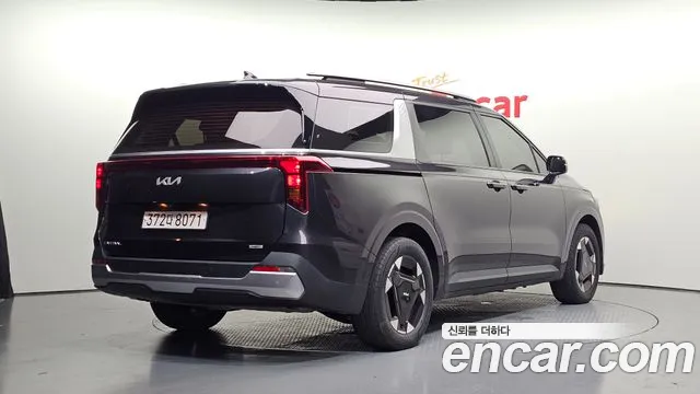 Kia Carnival Generation 4 — Фото автомобиля 2