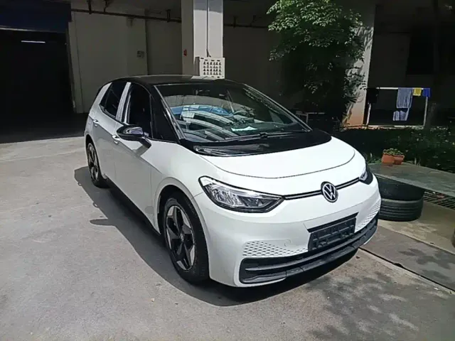 Volkswagen ID.3 — Фото автомобиля 3