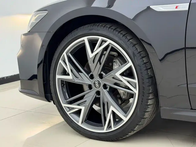 Audi A7L — Фото автомобиля 18