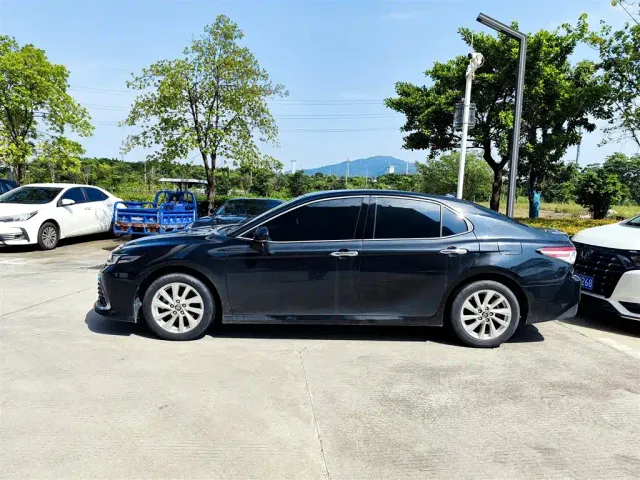 Toyota Camry — Фото автомобиля 3