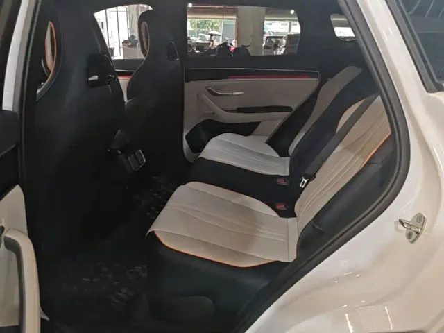 BYD Song PLUS — Фото автомобиля 16