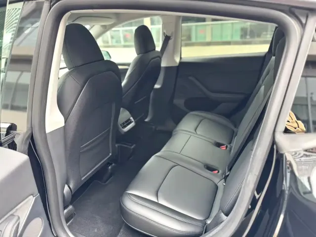 Tesla Model Y — Фото автомобиля 5