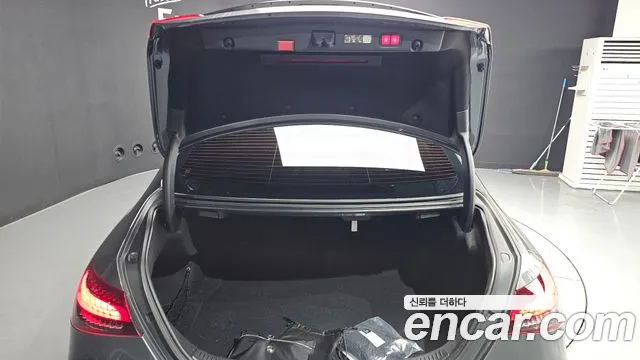 Mercedes-Benz E-Class — Фото автомобиля 16
