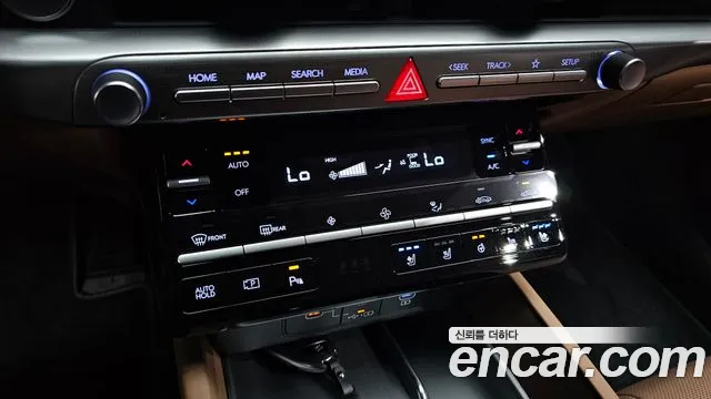 Hyundai Grandeur Grandeur (GN7) 2.5 Бензин 2WD — Фото автомобиля 18