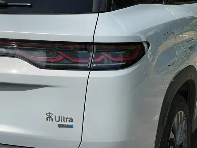 BYD Song Ultra — Фото автомобиля 25