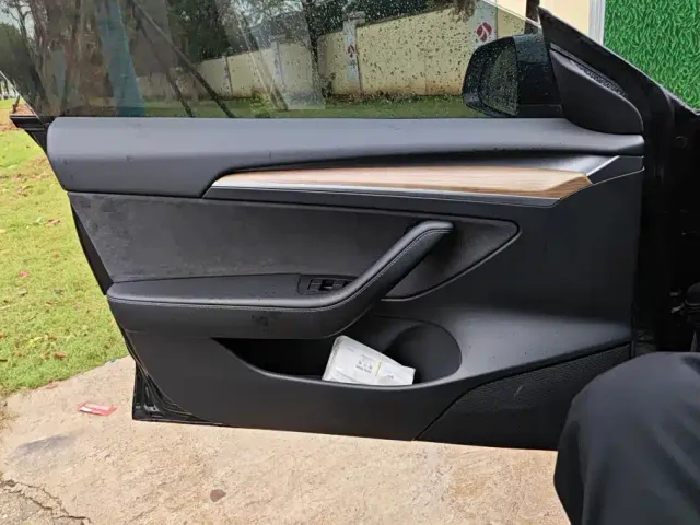 Tesla Model 3 — Фото автомобиля 7