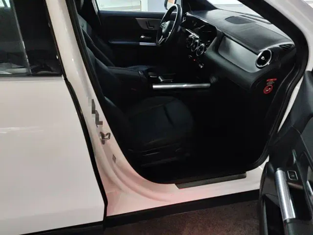 Mercedes-Benz GLA-Class — Фото автомобиля 8