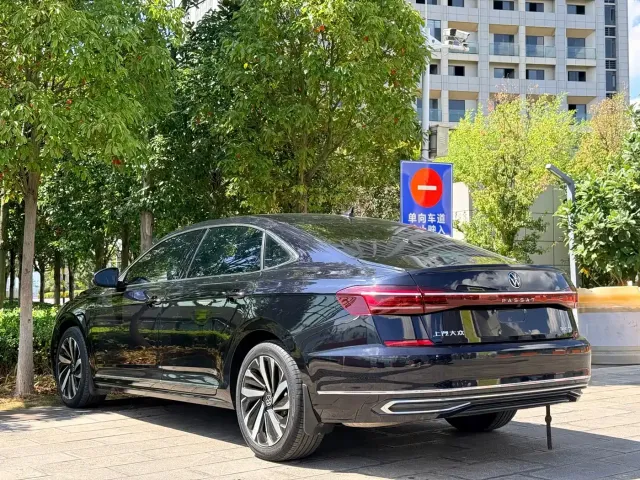 Volkswagen Passat — Фото автомобиля 6