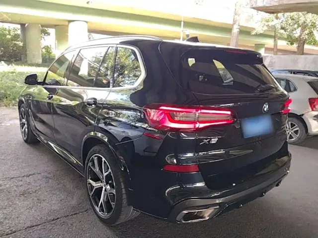 BMW X5 — Фото автомобиля 4