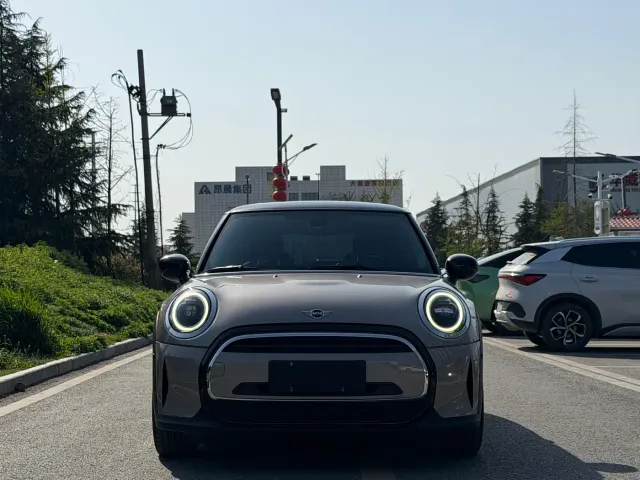 MINI Hatch — Фото автомобиля 2