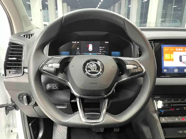 Skoda Karoq — Фото автомобиля 8