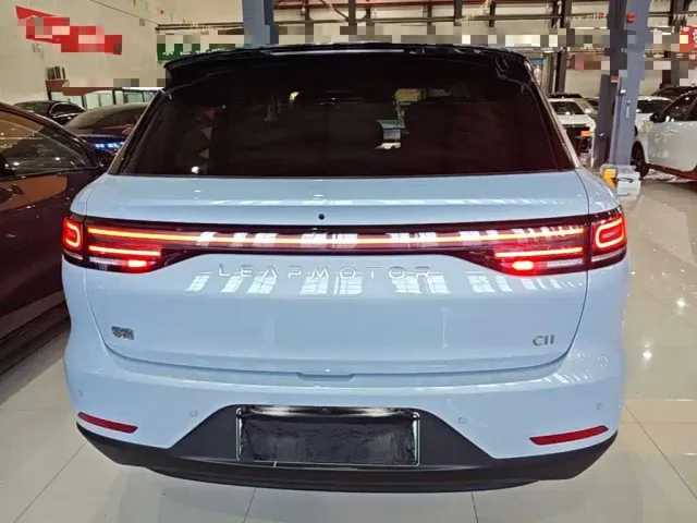 Leapmotor C11 — Фото автомобиля 5