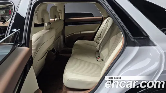 Hyundai Grandeur Grandeur (GN7) 2.5 Бензин 2WD — Фото автомобиля 20