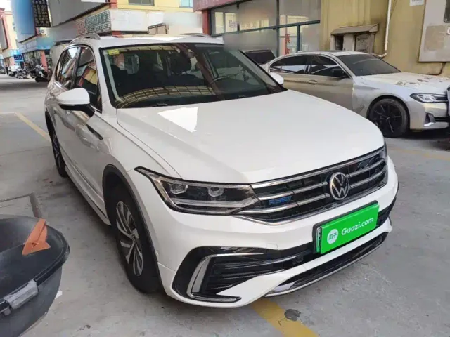 Volkswagen Tiguan L PHEV — Фото автомобиля 3