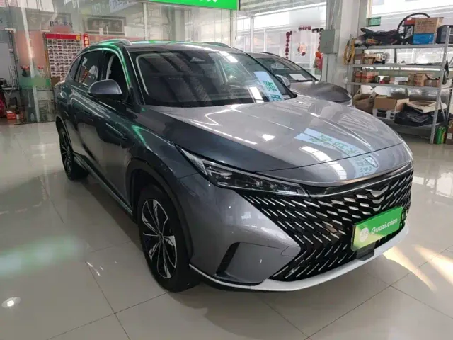 Roewe RX5 — Фото автомобиля 3