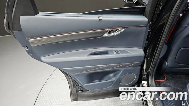Genesis GV80 — Фото автомобиля 23