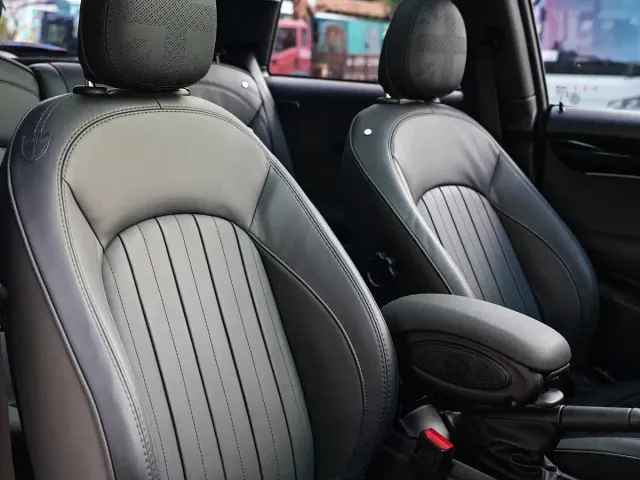 MINI John Cooper Works — Фото автомобиля 13