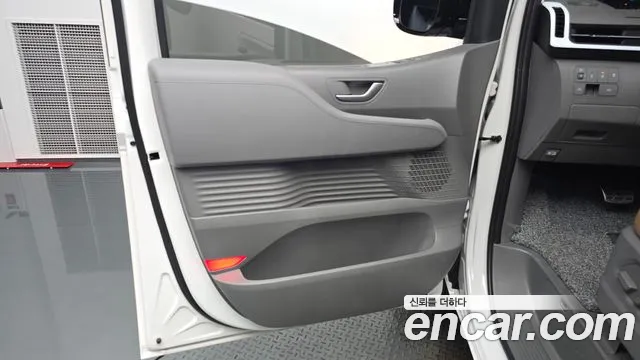 Hyundai Staria Staria 4WD Lounge 9 мест — Фото автомобиля 22