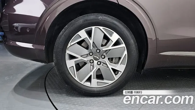 Genesis GV70 — Фото автомобиля 5