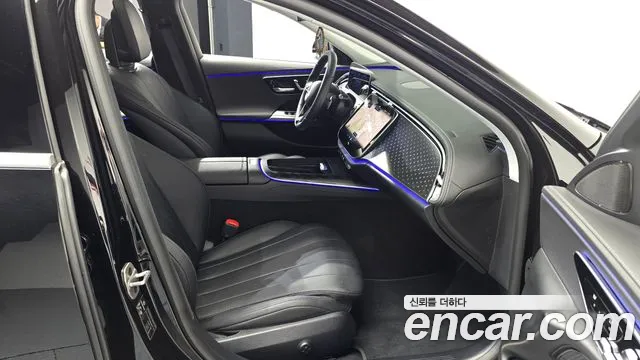 Mercedes-Benz E-Class — Фото автомобиля 24